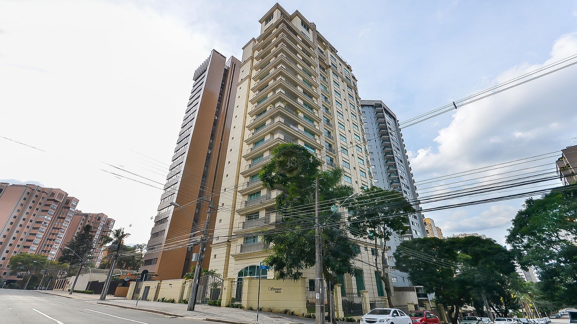 Apartamento no bairro Cabral em Curitiba - Ref.: 64696 - J8 Imóveis