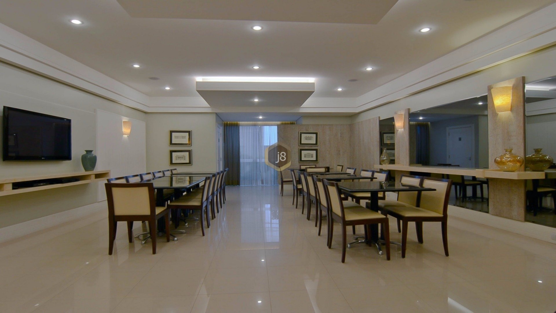APARTAMENTO TRIPLEX MOBILIADO NO BATEL