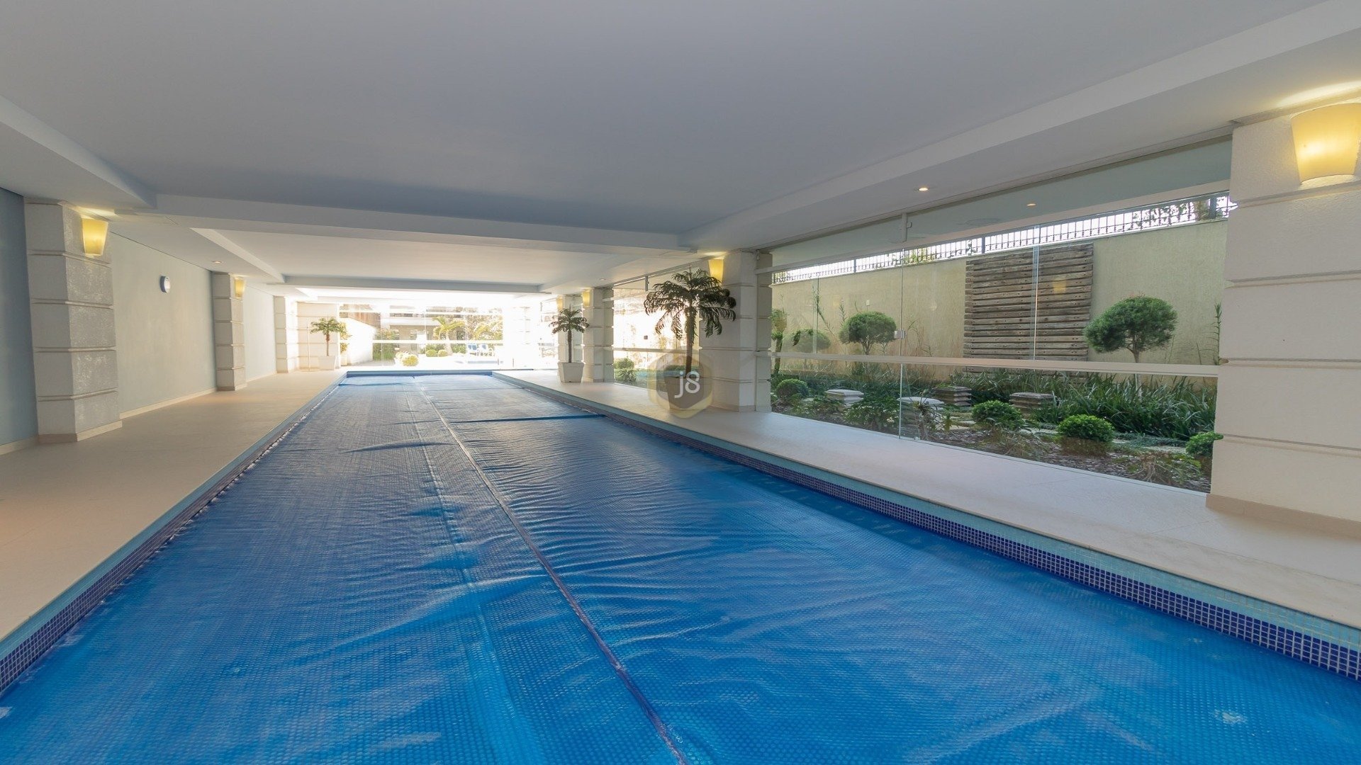 APARTAMENTO TRIPLEX MOBILIADO NO BATEL