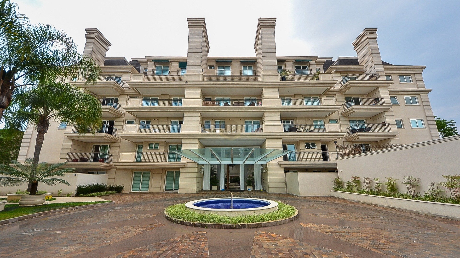 APARTAMENTO TRIPLEX MOBILIADO NO BATEL