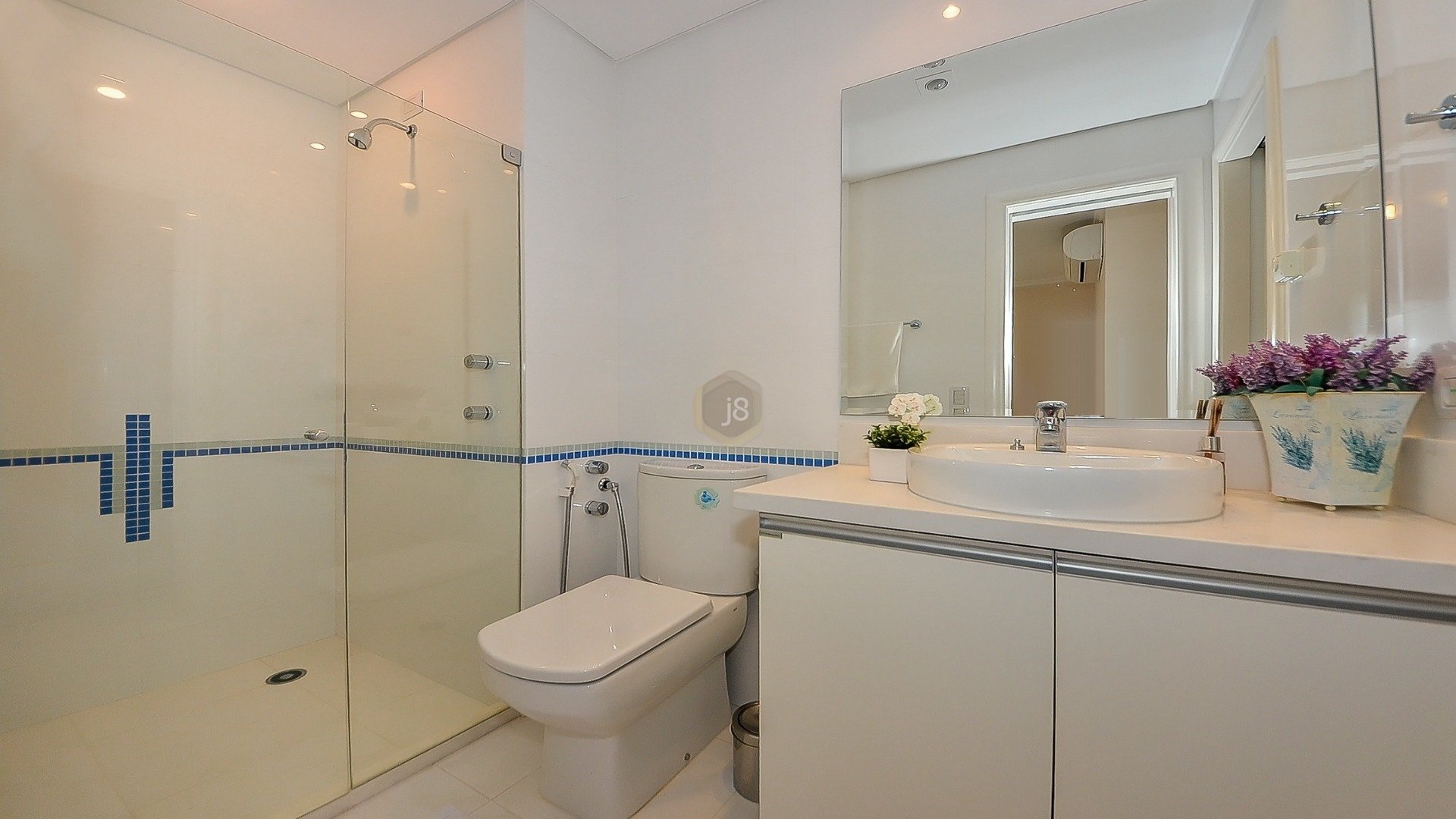 APARTAMENTO TRIPLEX MOBILIADO NO BATEL