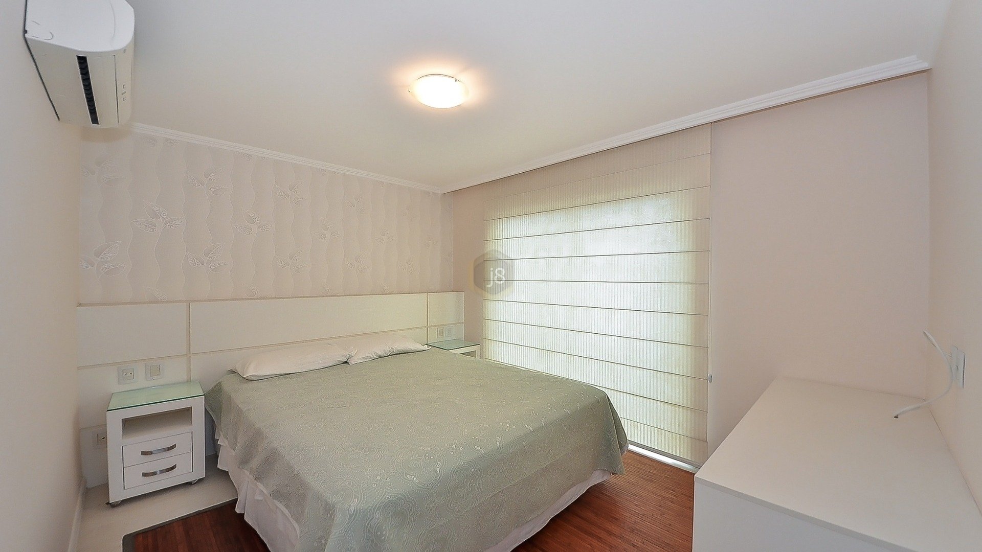 APARTAMENTO TRIPLEX MOBILIADO NO BATEL