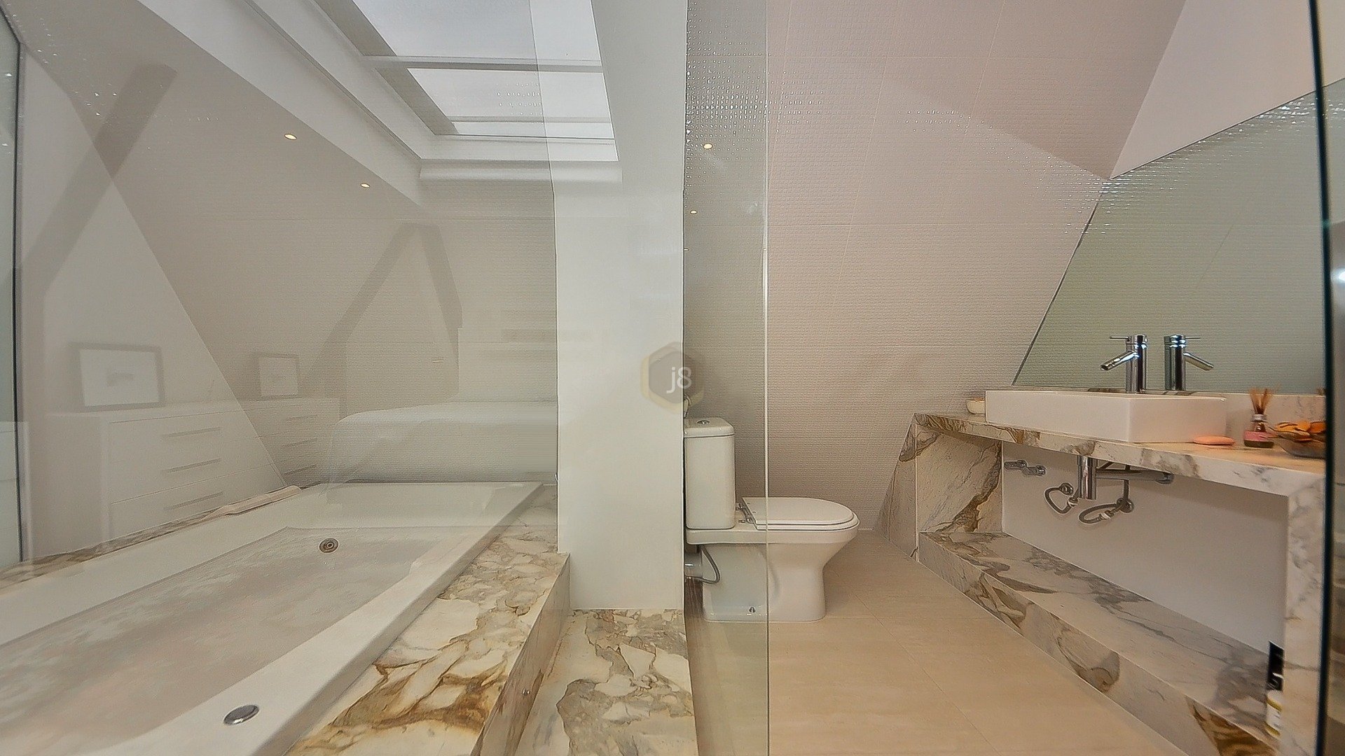 APARTAMENTO TRIPLEX MOBILIADO NO BATEL