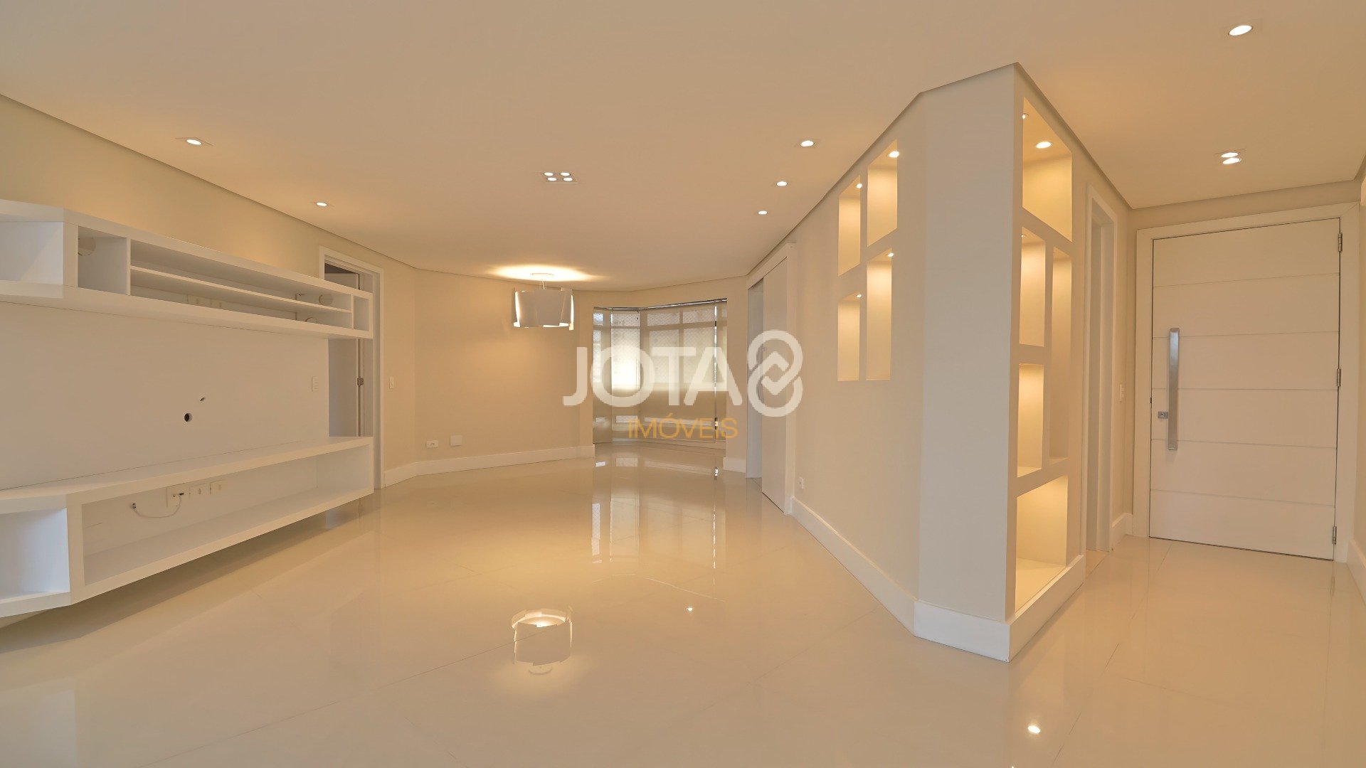 APARTAMENTO SEMI MOBILIADO NO ÁGUA VERDE
