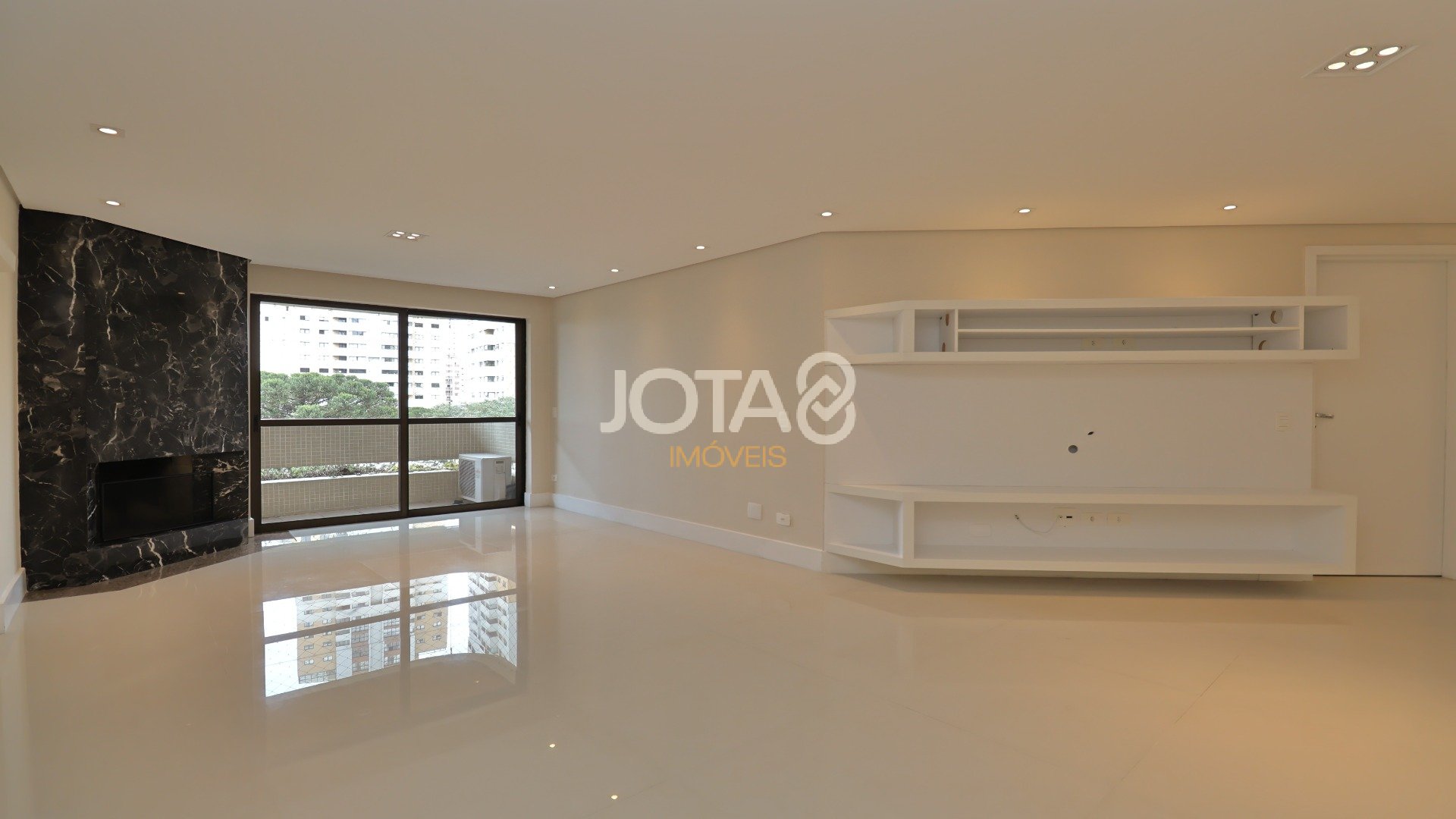 APARTAMENTO SEMI MOBILIADO NO ÁGUA VERDE