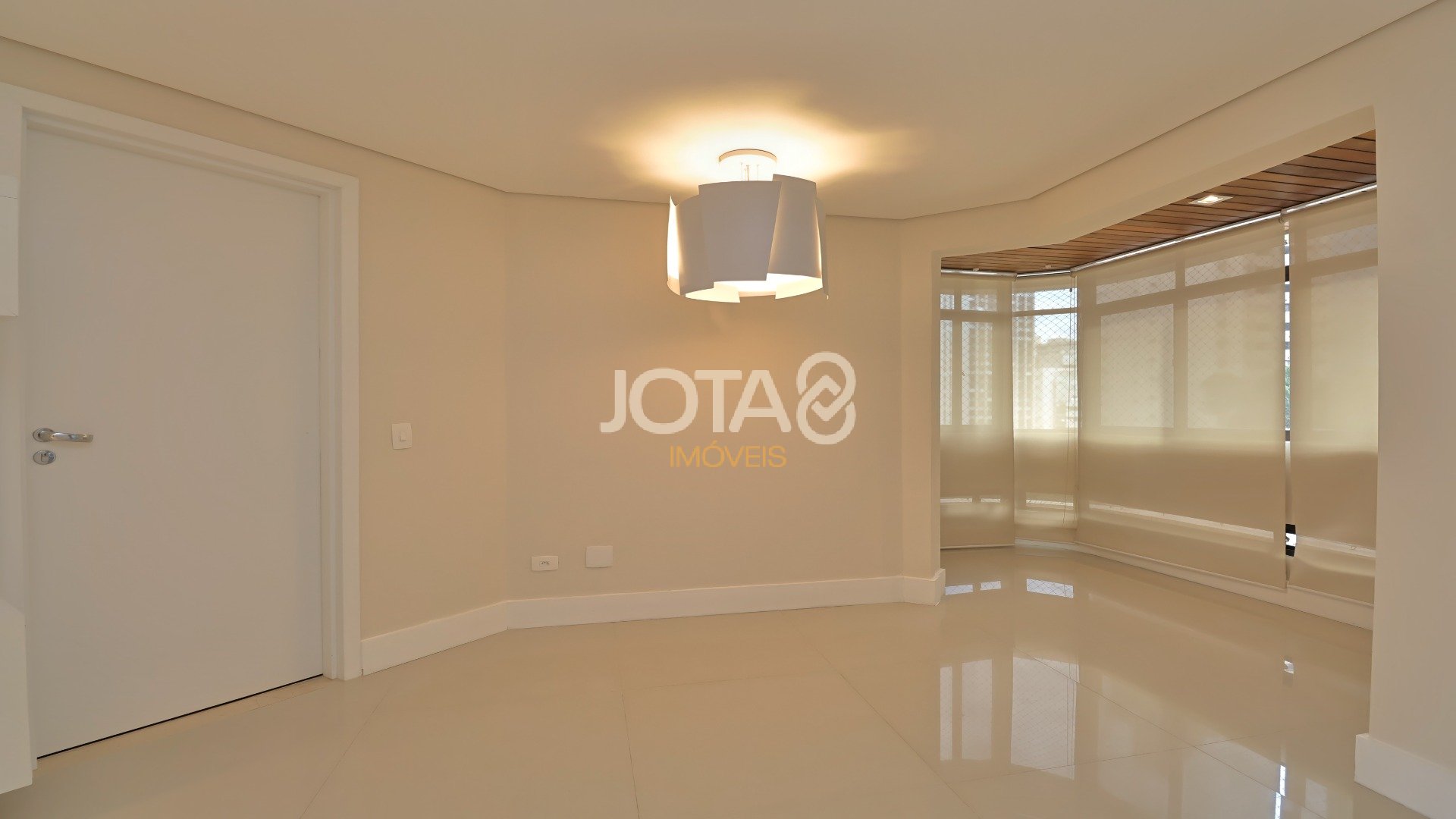 APARTAMENTO SEMI MOBILIADO NO ÁGUA VERDE