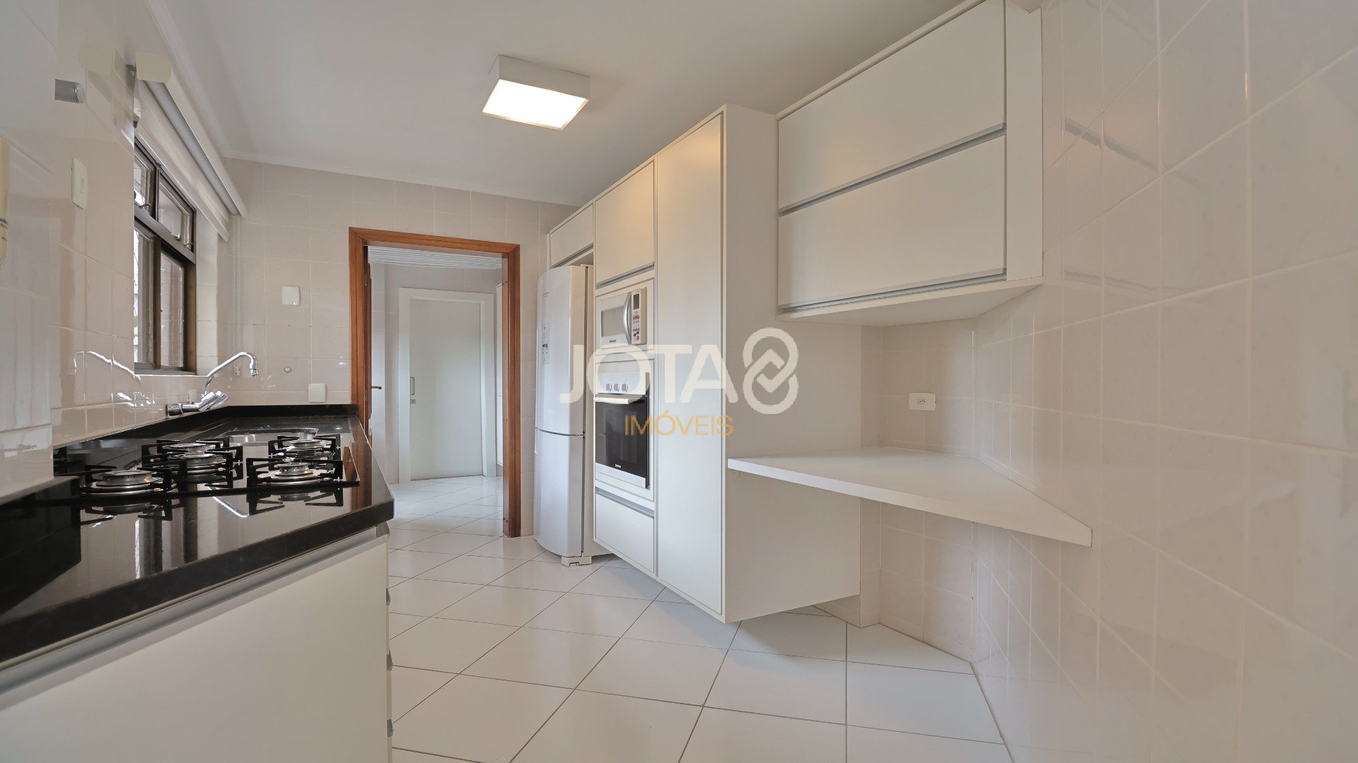 APARTAMENTO SEMI MOBILIADO NO ÁGUA VERDE