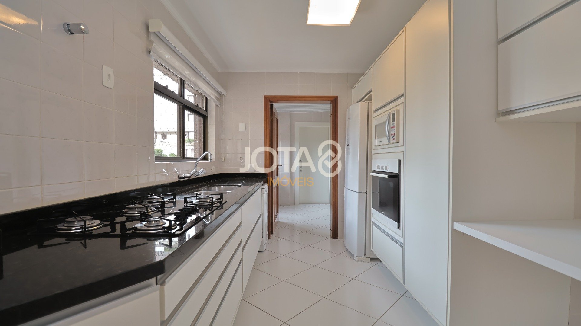 APARTAMENTO SEMI MOBILIADO NO ÁGUA VERDE