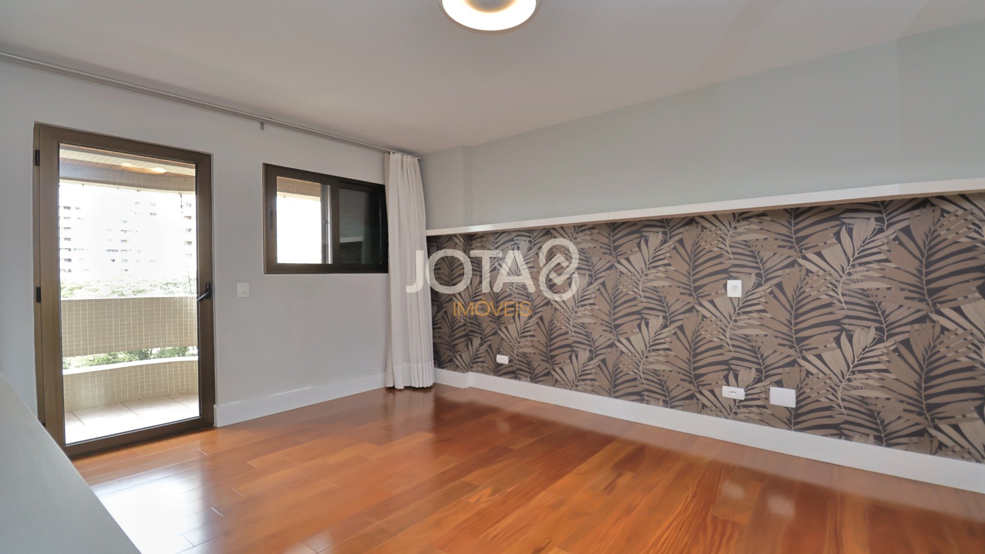 APARTAMENTO SEMI MOBILIADO NO ÁGUA VERDE