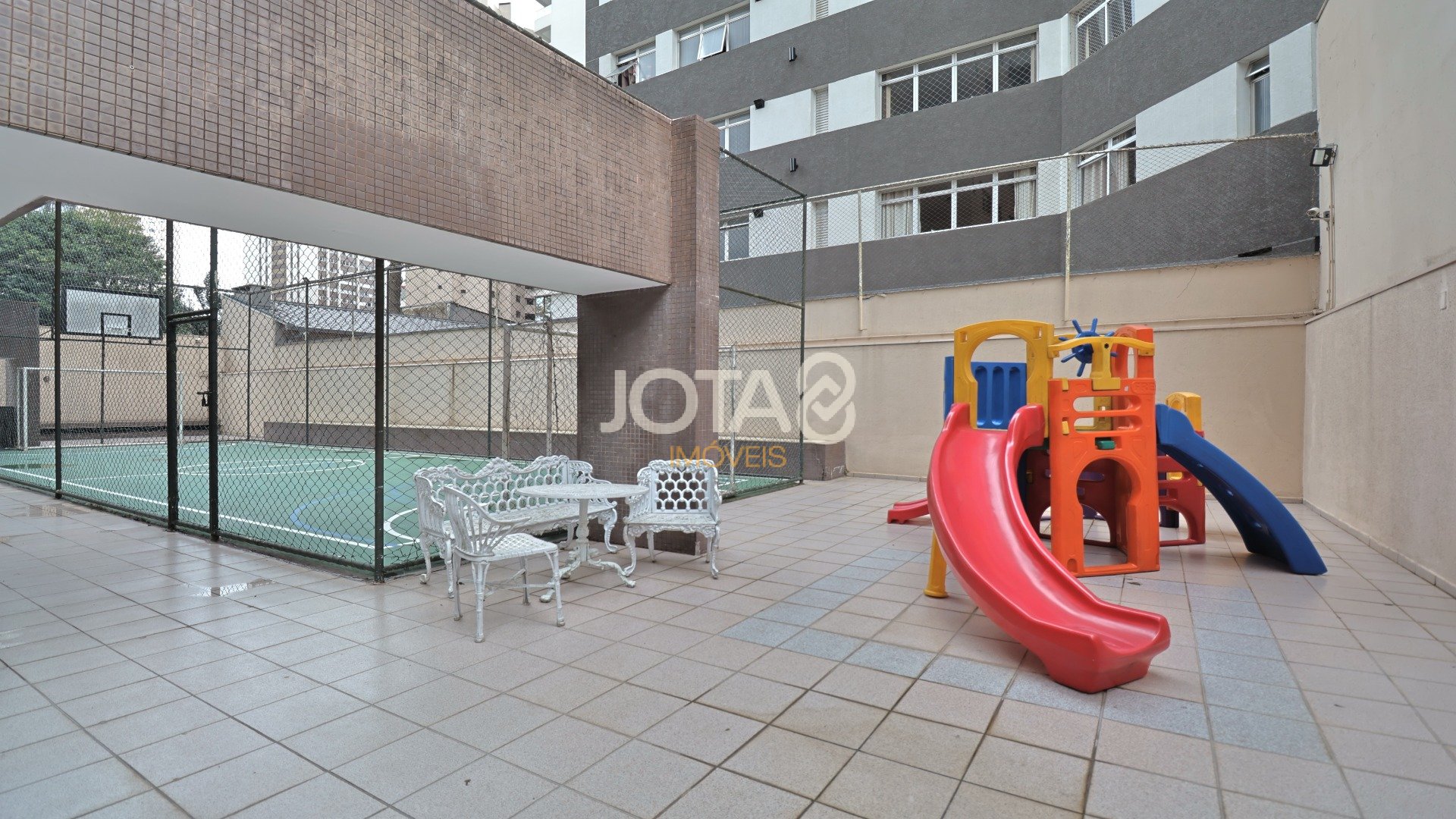 APARTAMENTO SEMI MOBILIADO NO ÁGUA VERDE