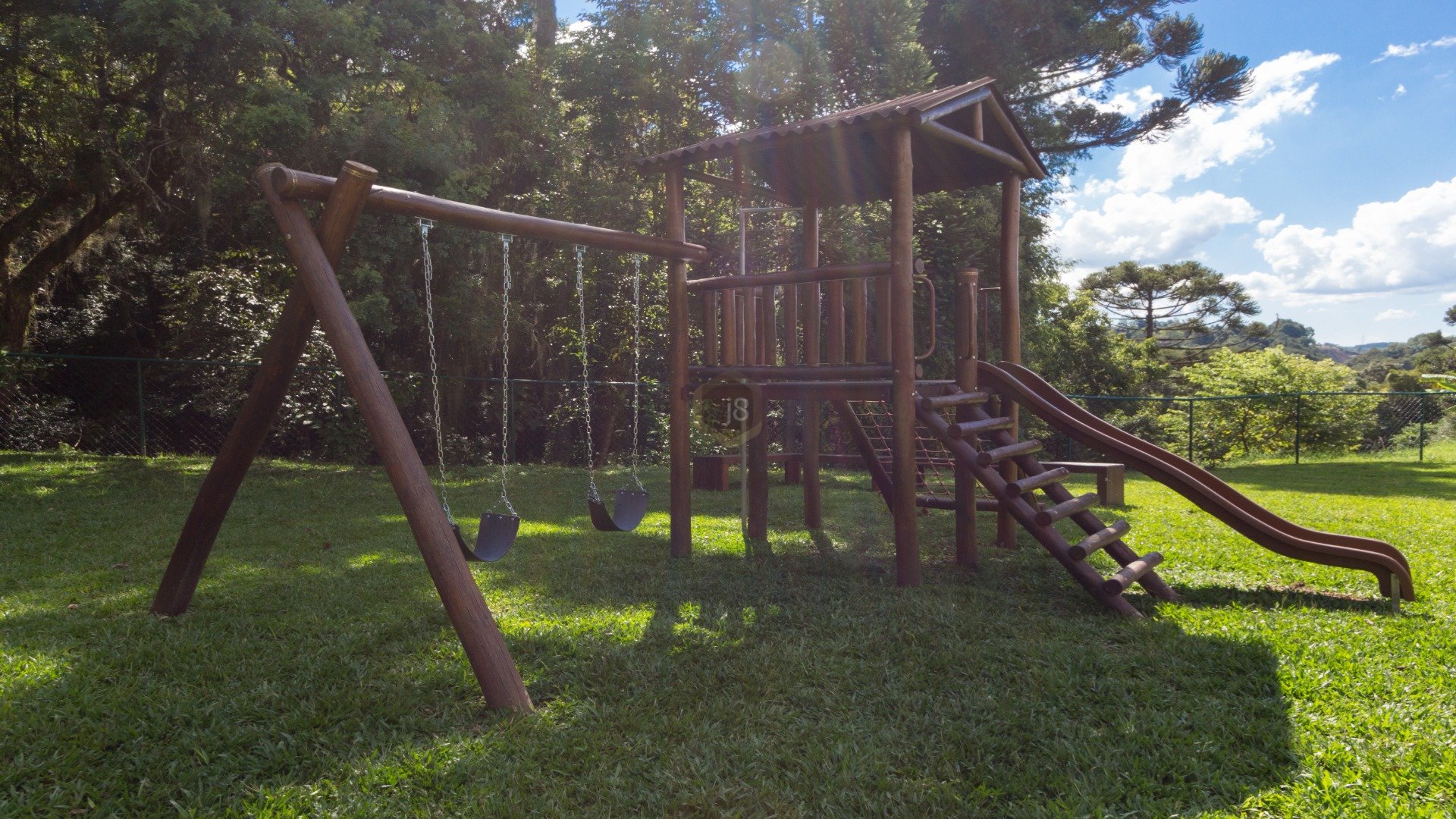 TERRENO EM CONDOMÍNIO PRÓXIMO AO PARQUE BARIGUI