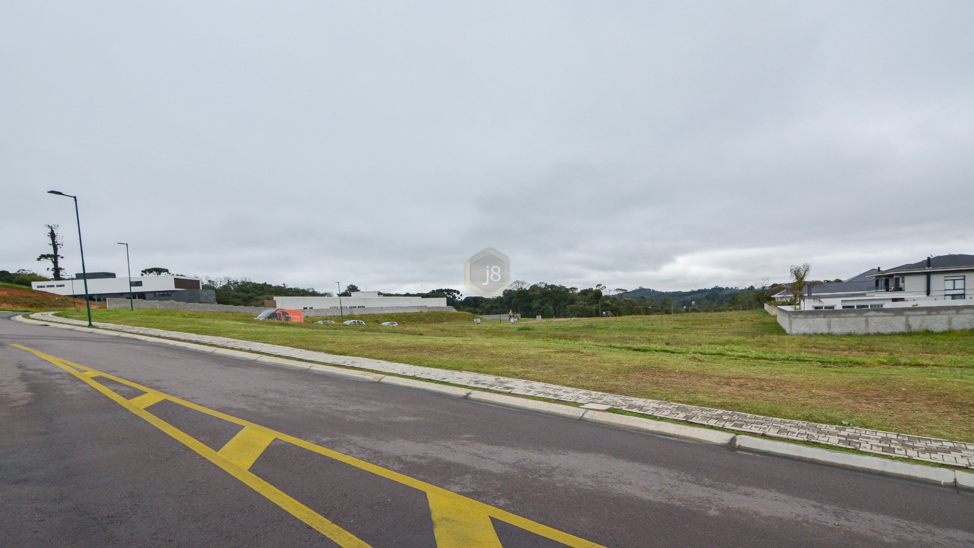 TERRENO EM CONDOMÍNIO PRÓXIMO AO PARQUE BARIGUI