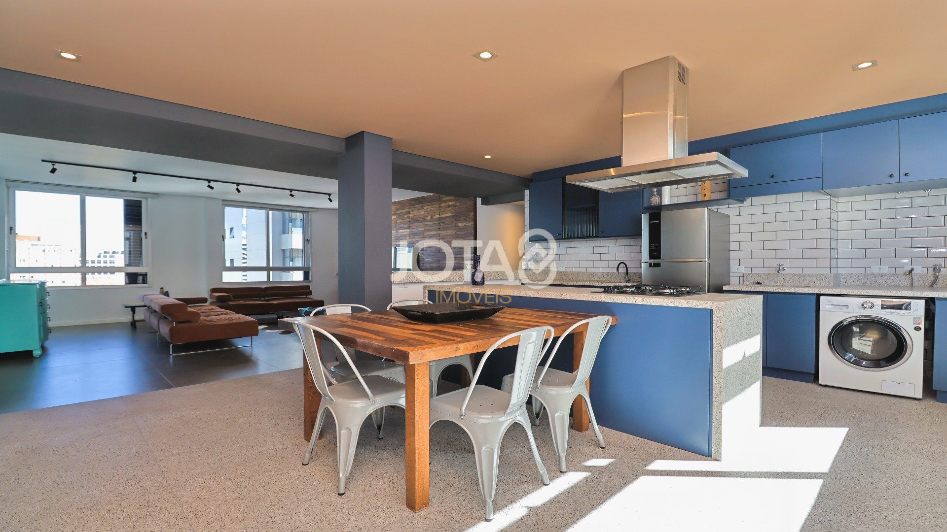 APARTAMENTO REFORMADO, MOBILIADO E DECORADO!