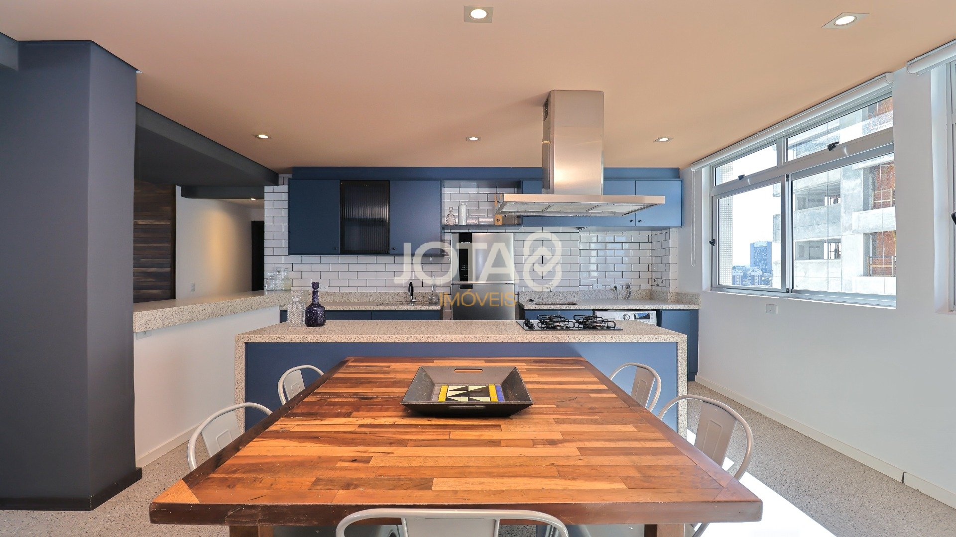 APARTAMENTO REFORMADO, MOBILIADO E DECORADO!