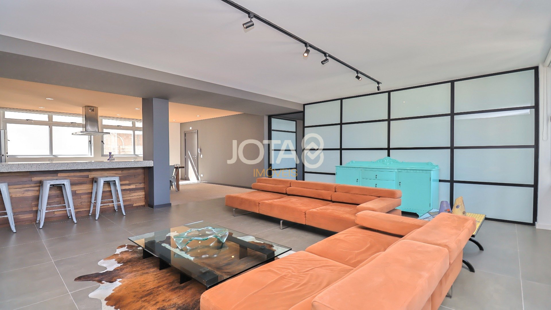 APARTAMENTO REFORMADO, MOBILIADO E DECORADO!