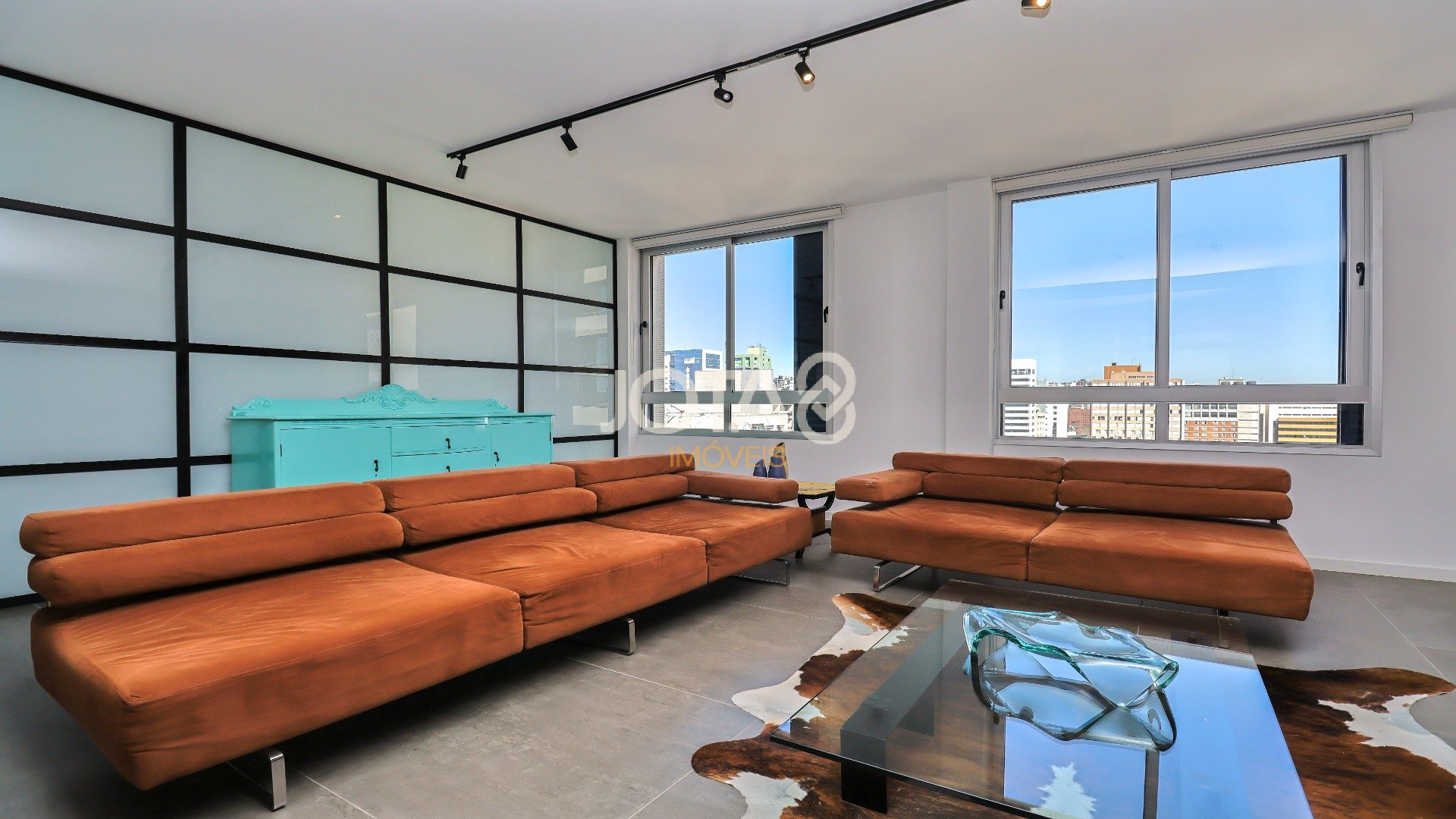 APARTAMENTO REFORMADO, MOBILIADO E DECORADO!