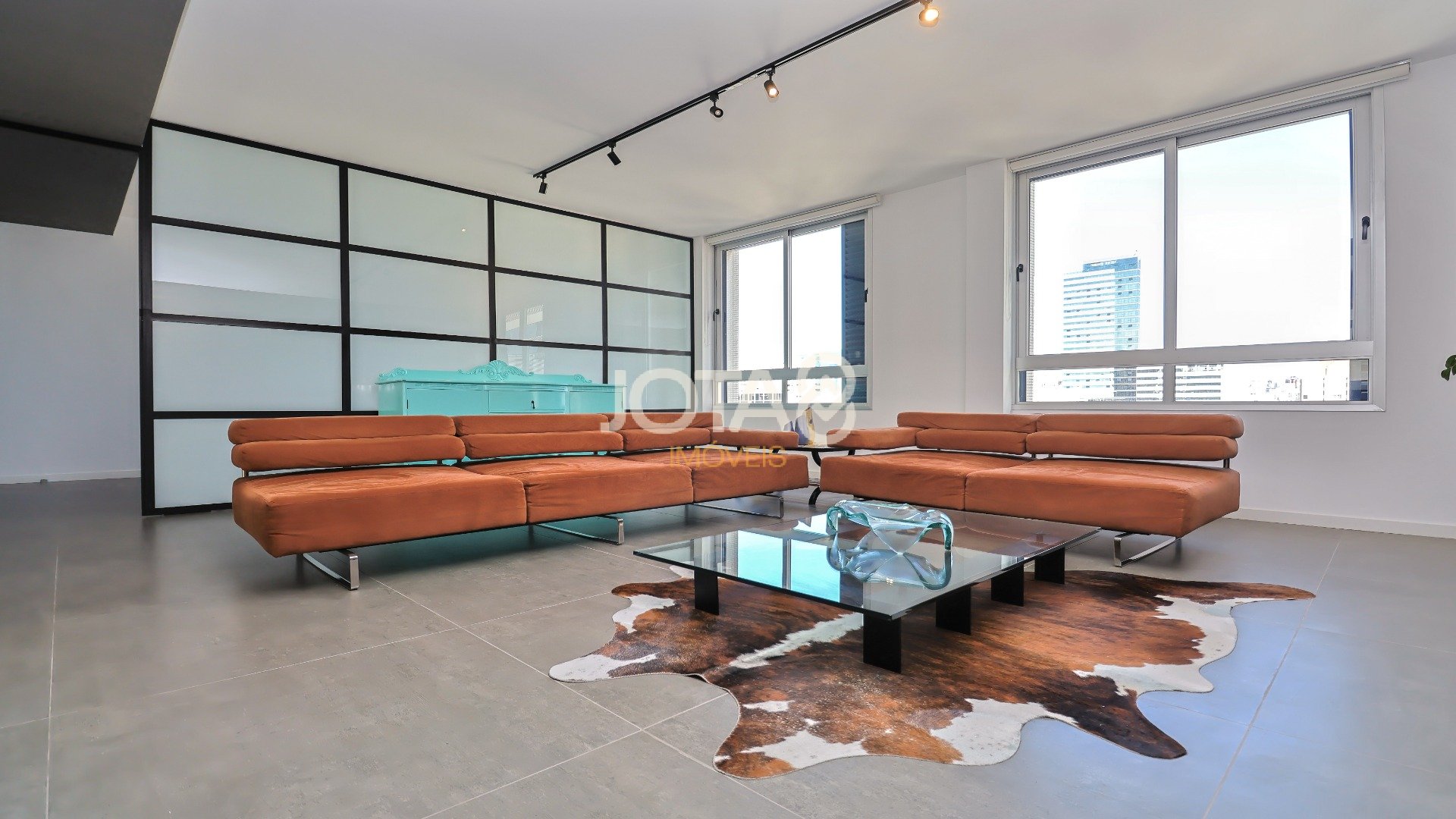 APARTAMENTO REFORMADO, MOBILIADO E DECORADO!