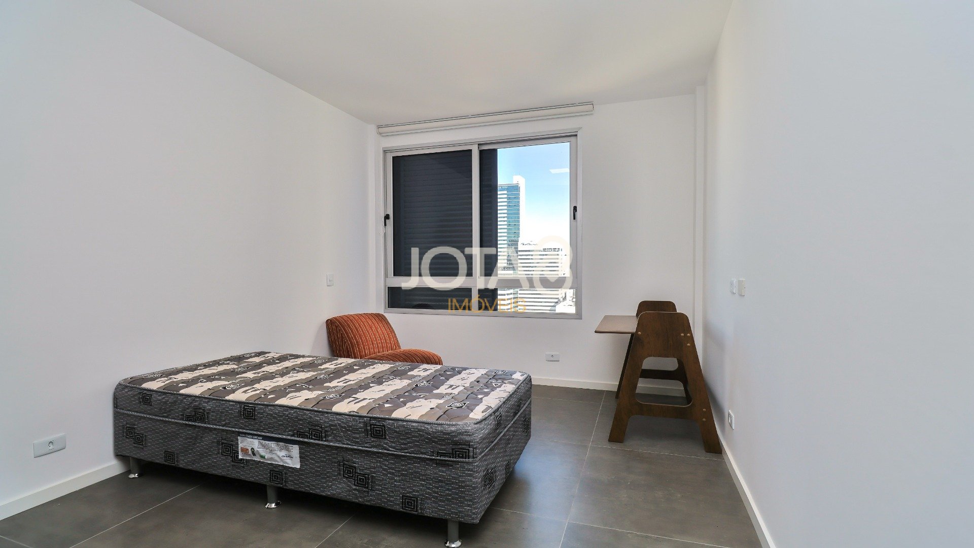 APARTAMENTO REFORMADO, MOBILIADO E DECORADO!