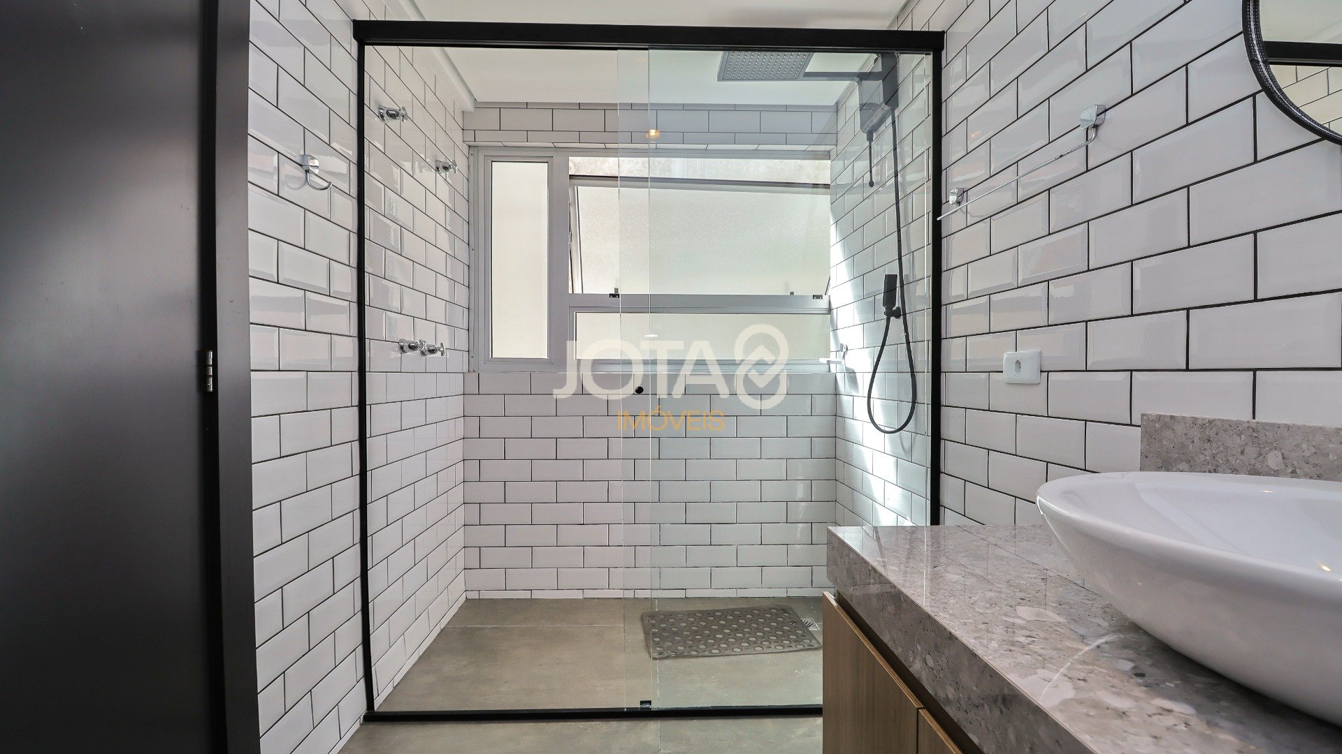 APARTAMENTO REFORMADO, MOBILIADO E DECORADO!