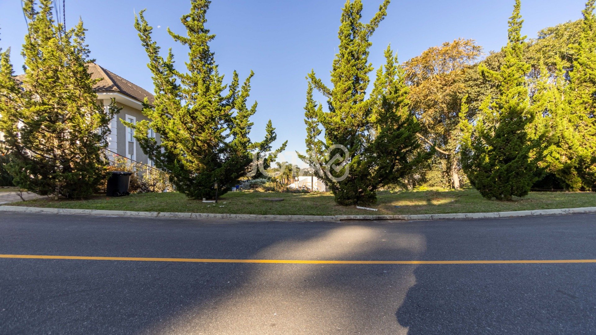 TERRENO COM VISTA ESPECULAR EM COND. AO LADO DO PARQUE TINGUI