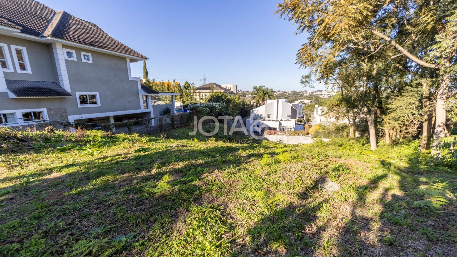 TERRENO COM VISTA ESPECULAR EM COND. AO LADO DO PARQUE TINGUI