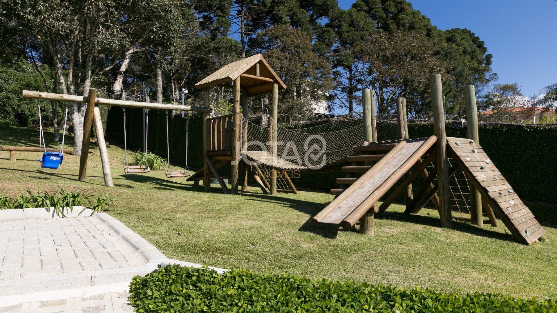 TERRENO COM VISTA ESPECULAR EM COND. AO LADO DO PARQUE TINGUI