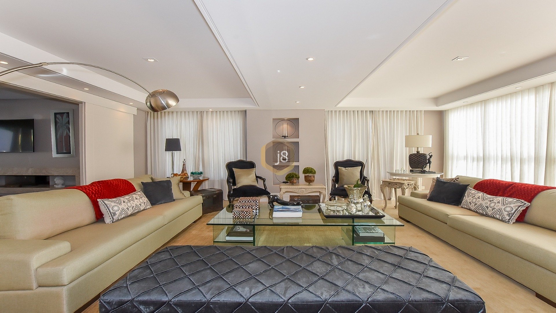 CASA EM CONDOMÍNIO, CAMPO COMPRIDO, 4 SUÍTES, LINDO JARDIM