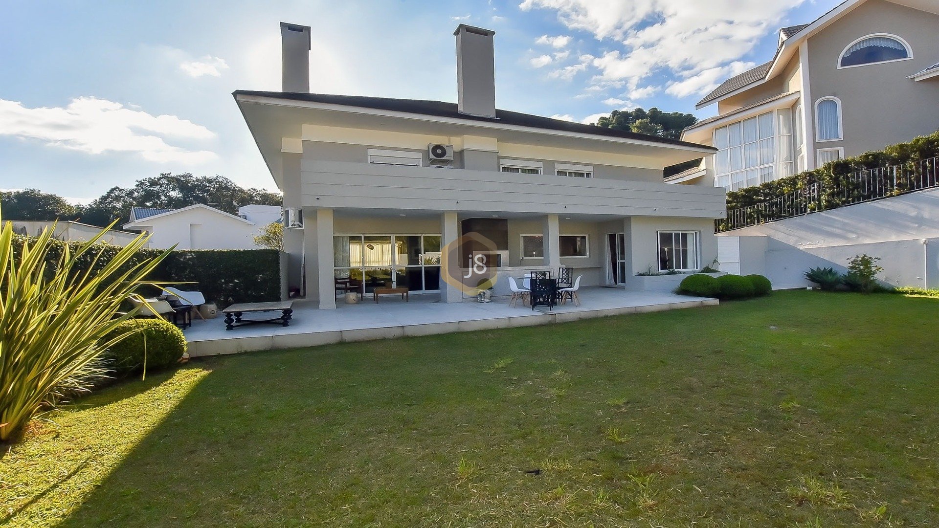 CASA EM CONDOMÍNIO, CAMPO COMPRIDO, 4 SUÍTES, LINDO JARDIM