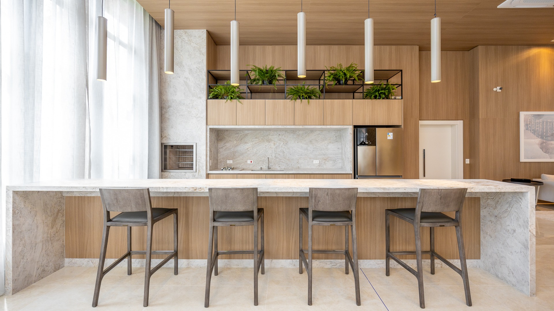 APARTAMENTO COM 2 SUÍTES NO BIGORRILHO