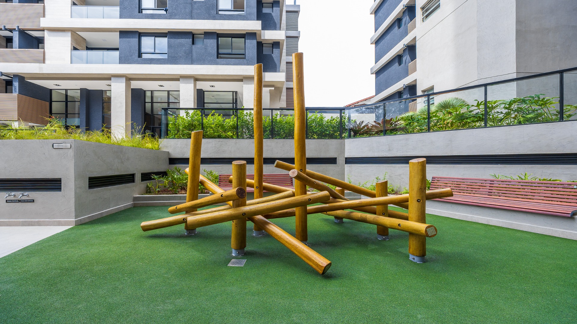 APARTAMENTO COM 2 SUÍTES NO BIGORRILHO