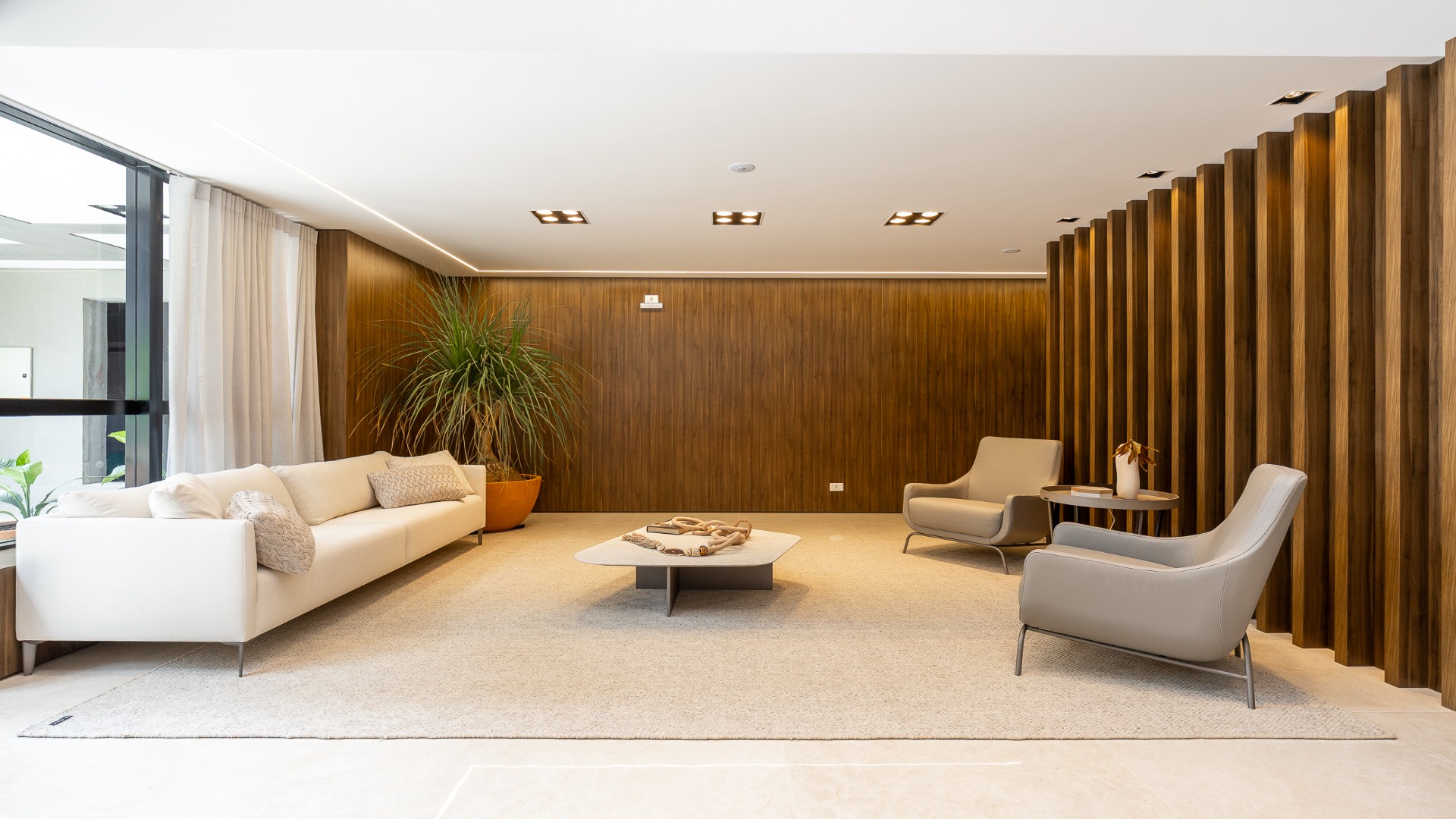 APARTAMENTO COM 2 SUÍTES NO BIGORRILHO