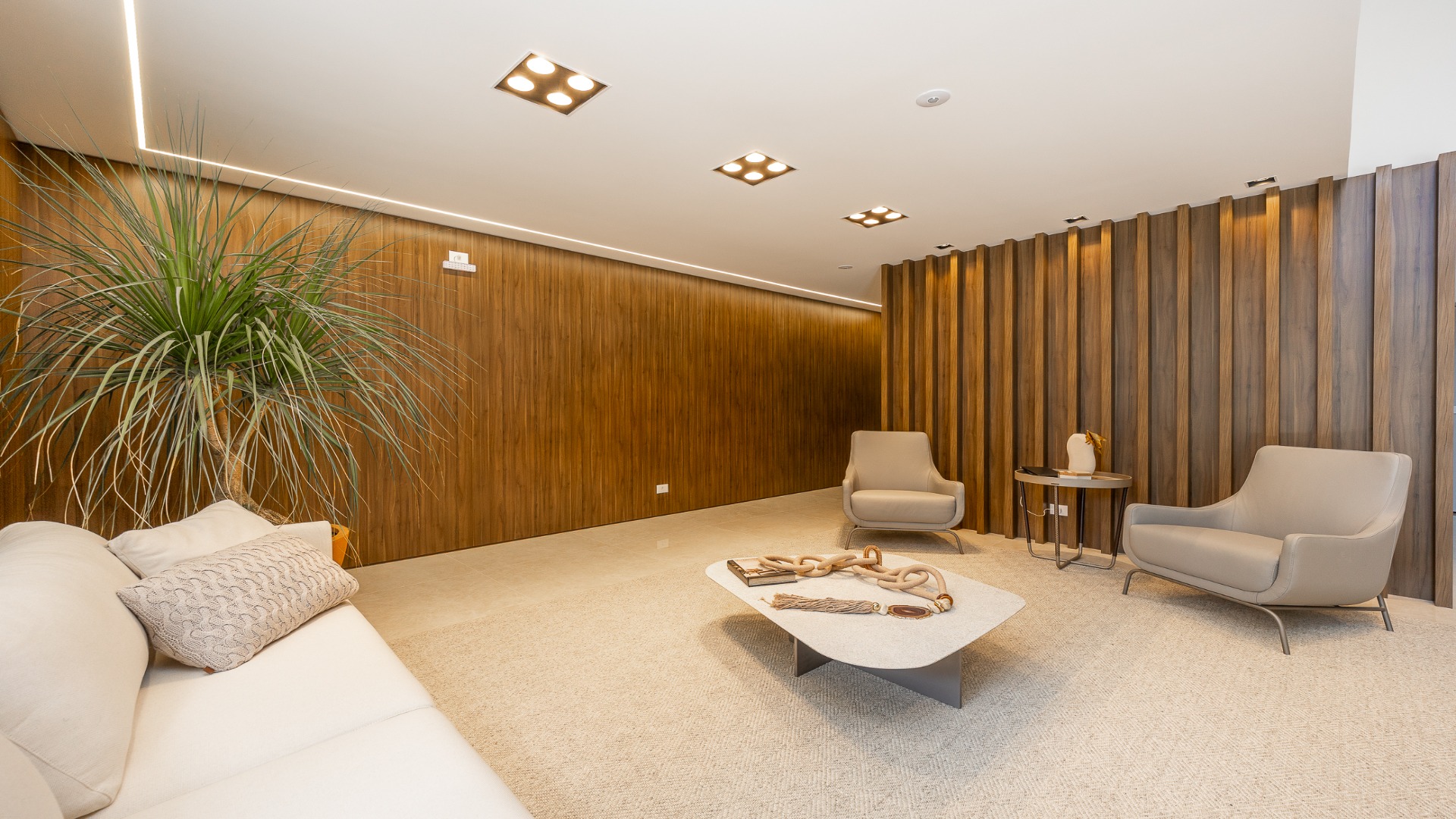 APARTAMENTO COM 2 SUÍTES NO BIGORRILHO