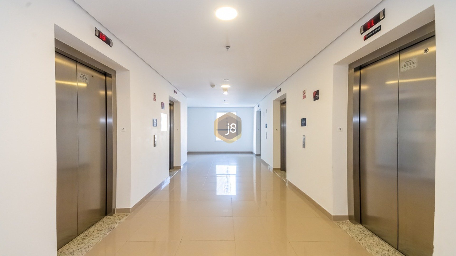 EXCELENTE SALA COMERCIAL NA AVENIDA REPÚBLICA ARGENTINA