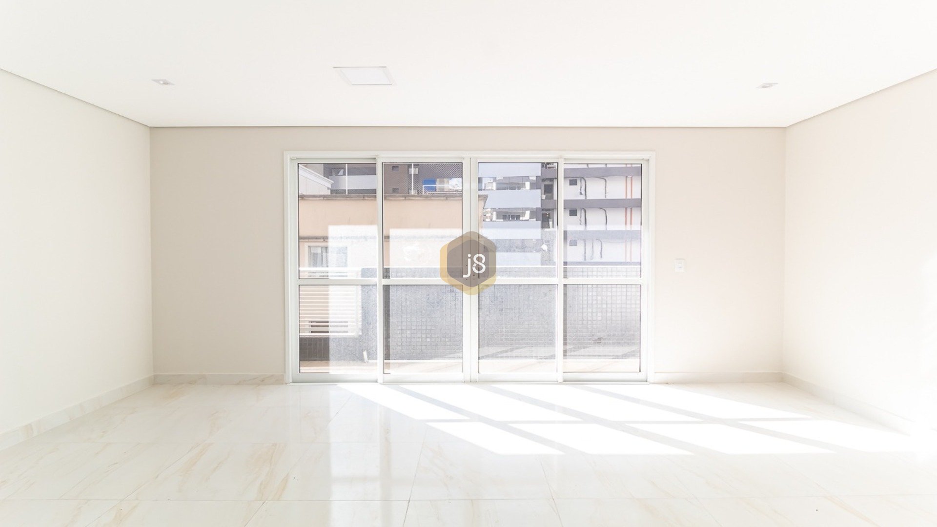 EXCELENTE SALA COMERCIAL NA AVENIDA REPÚBLICA ARGENTINA