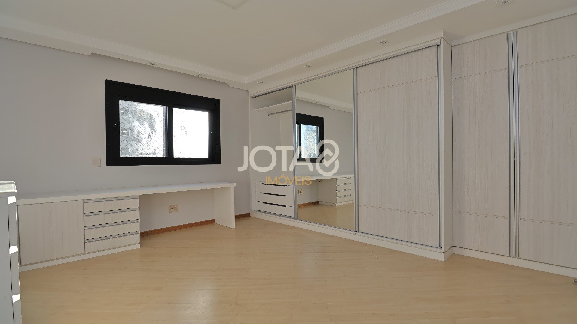 LINDO APARTAMENTO MOBILIADO