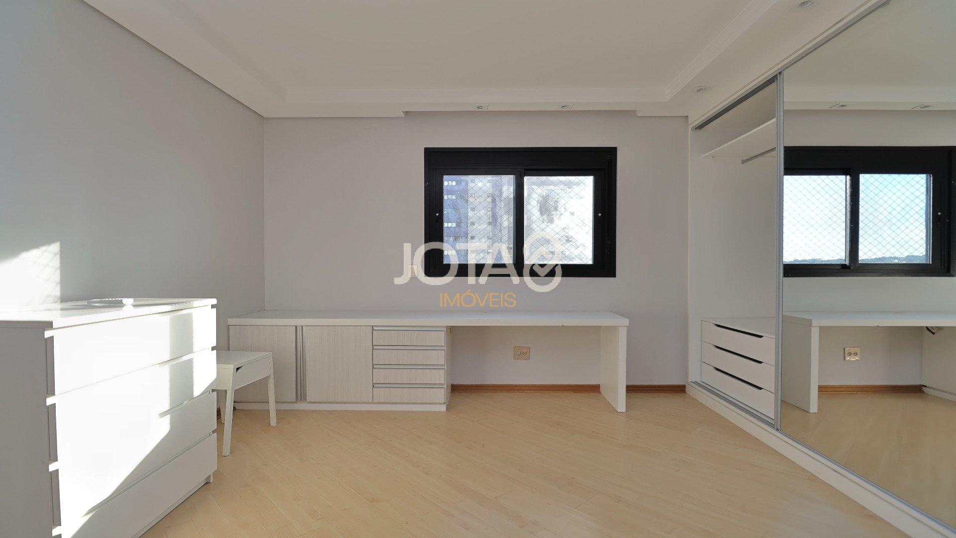 LINDO APARTAMENTO MOBILIADO