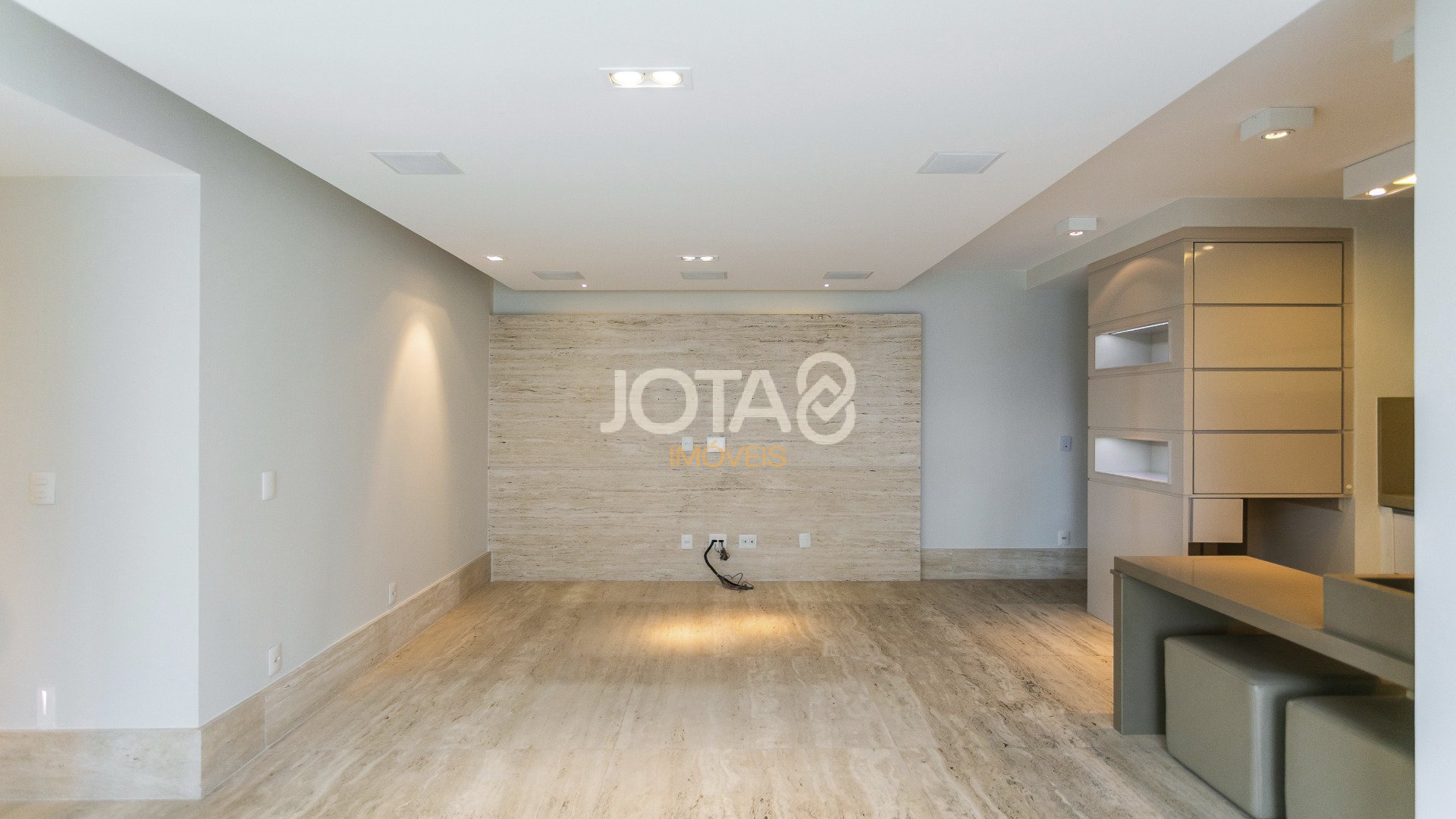 APARTAMENTO EM CONDOMÍNIO CLUBE NO BIGORRILHO