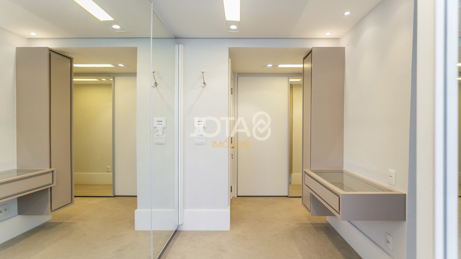 APARTAMENTO EM CONDOMÍNIO CLUBE NO BIGORRILHO