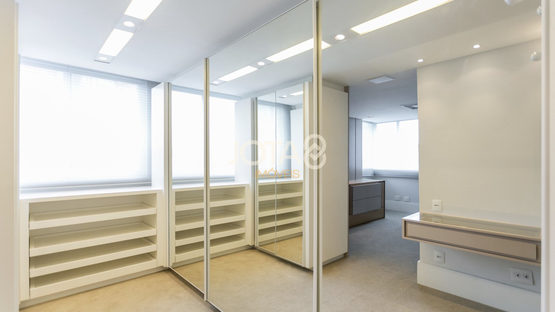 APARTAMENTO EM CONDOMÍNIO CLUBE NO BIGORRILHO