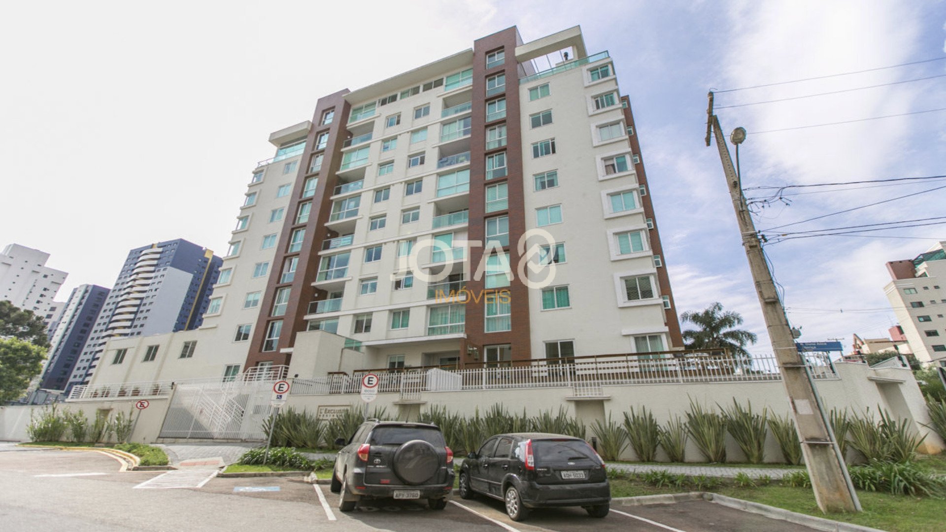 APARTAMENTO EM CONDOMÍNIO CLUBE NO BIGORRILHO