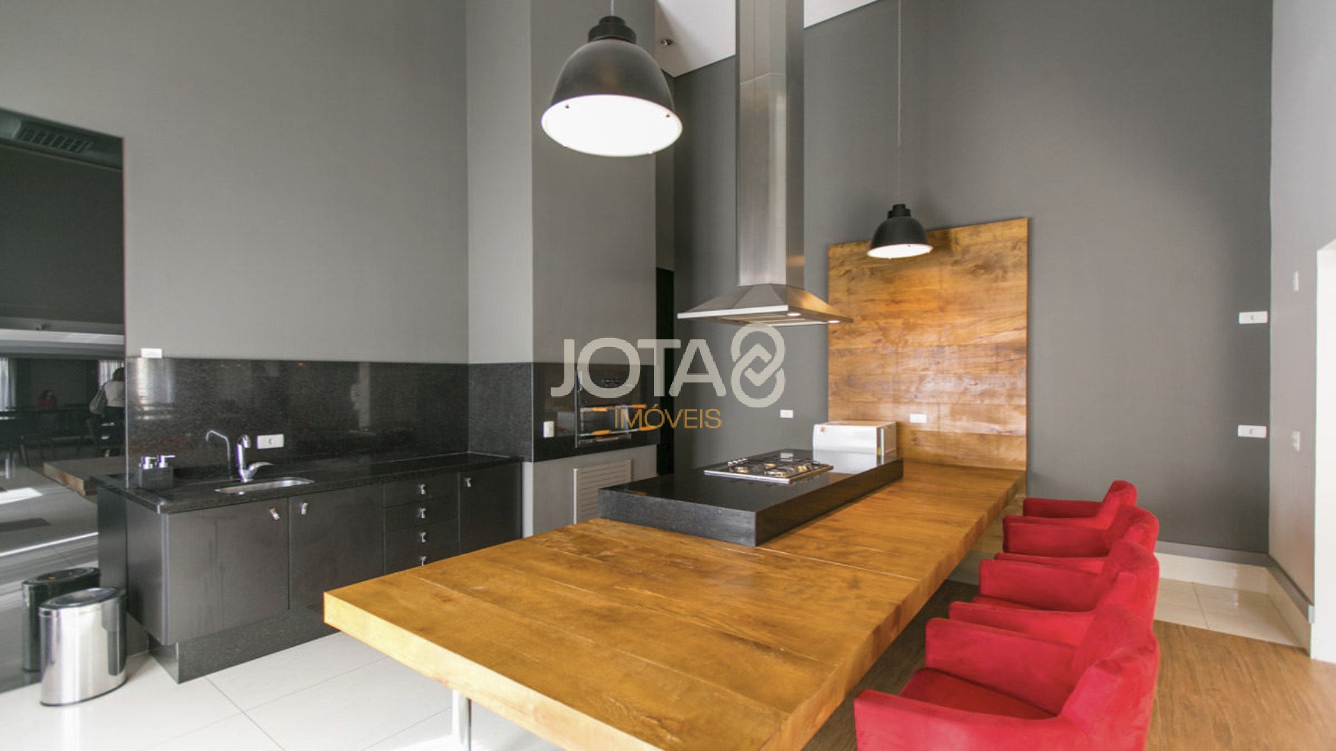 APARTAMENTO EM CONDOMÍNIO CLUBE NO BIGORRILHO