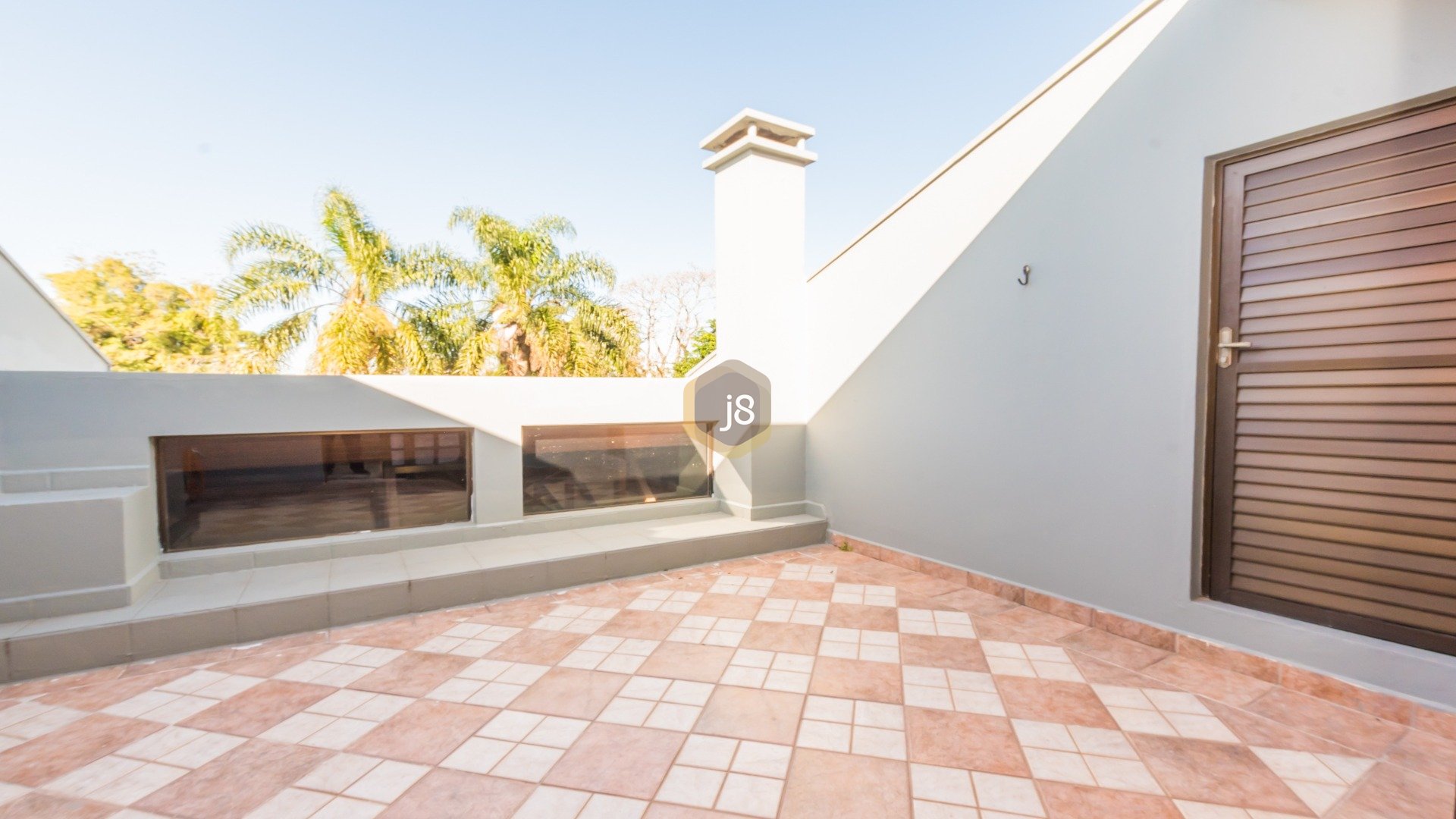 CASA COM PISCINA NO BOM RETIRO!