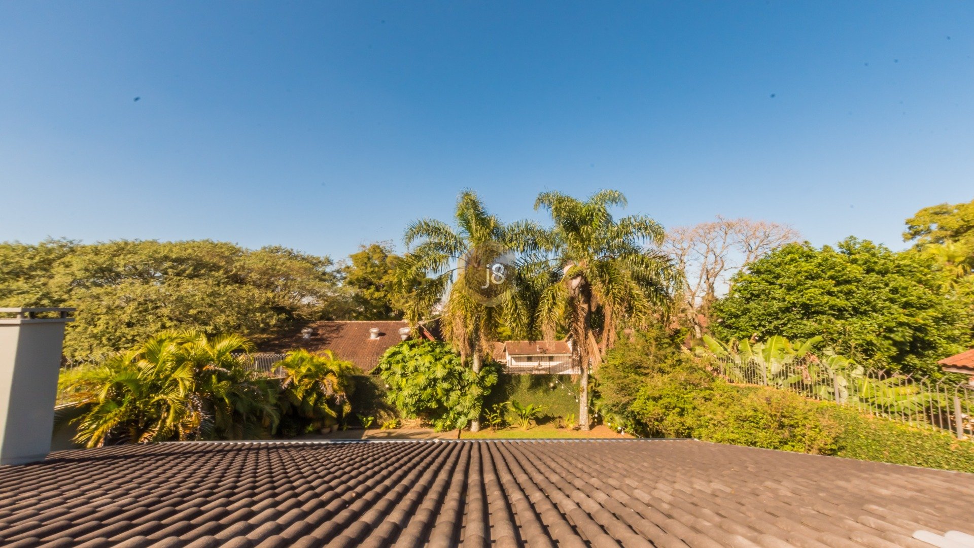 CASA COM PISCINA NO BOM RETIRO!