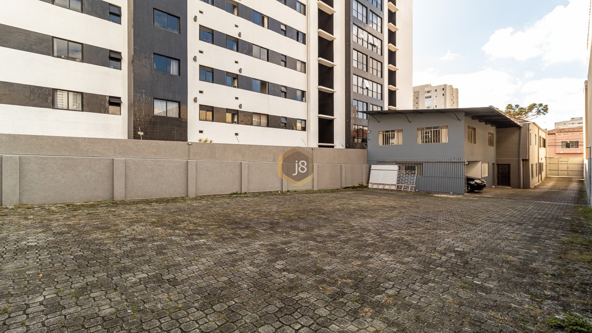 CASA COMERCIAL COM EXCELENTE LOCALIZAÇÃO