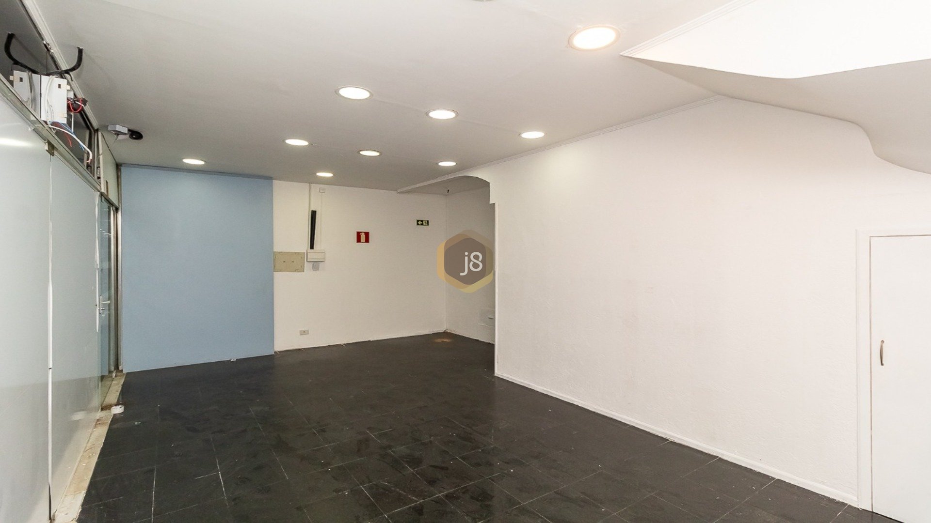 EXCELENTE PONTO COMERCIAL NO CENTRO DE CURITIBA - J8