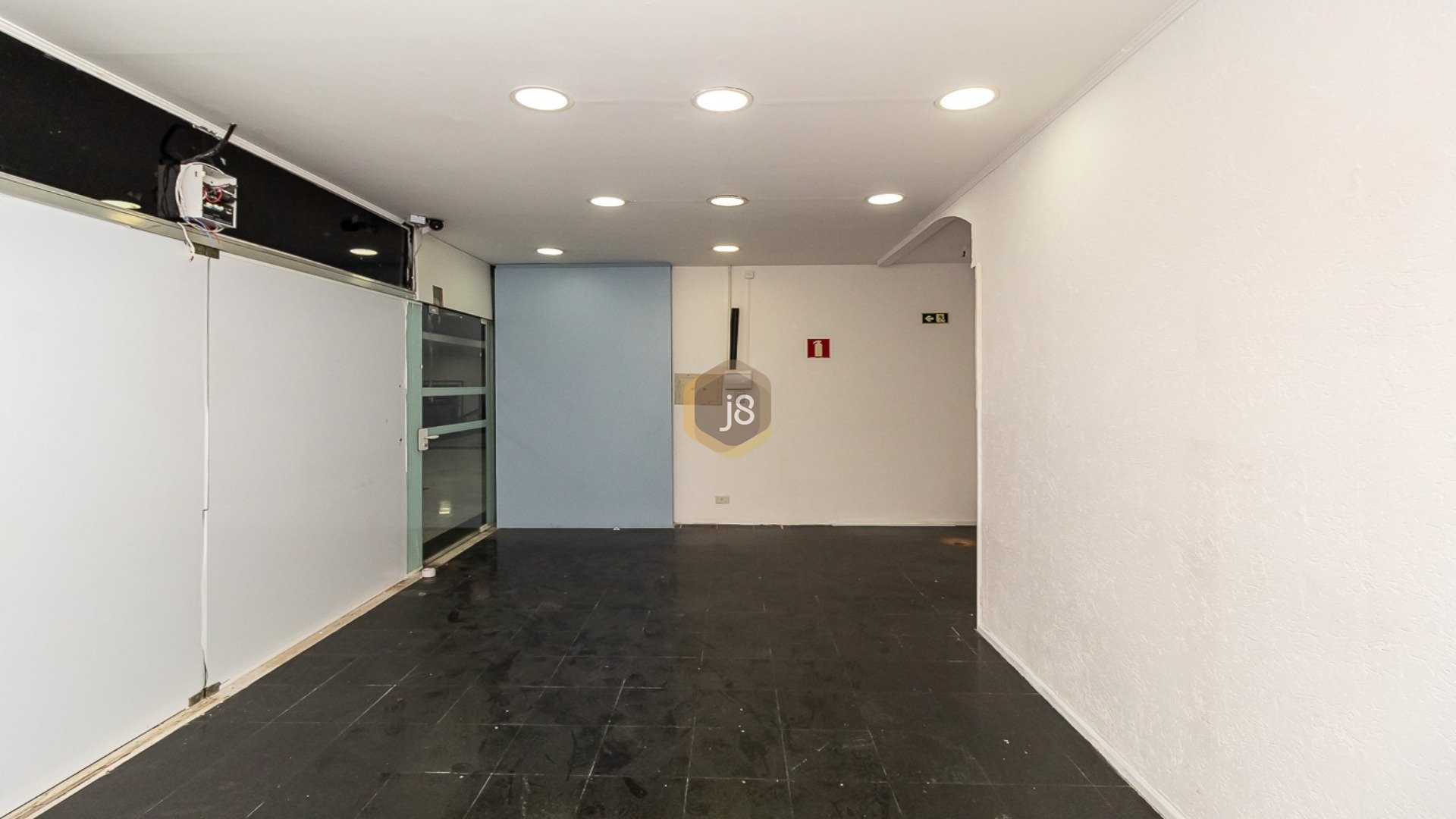 EXCELENTE PONTO COMERCIAL NO CENTRO DE CURITIBA - J8