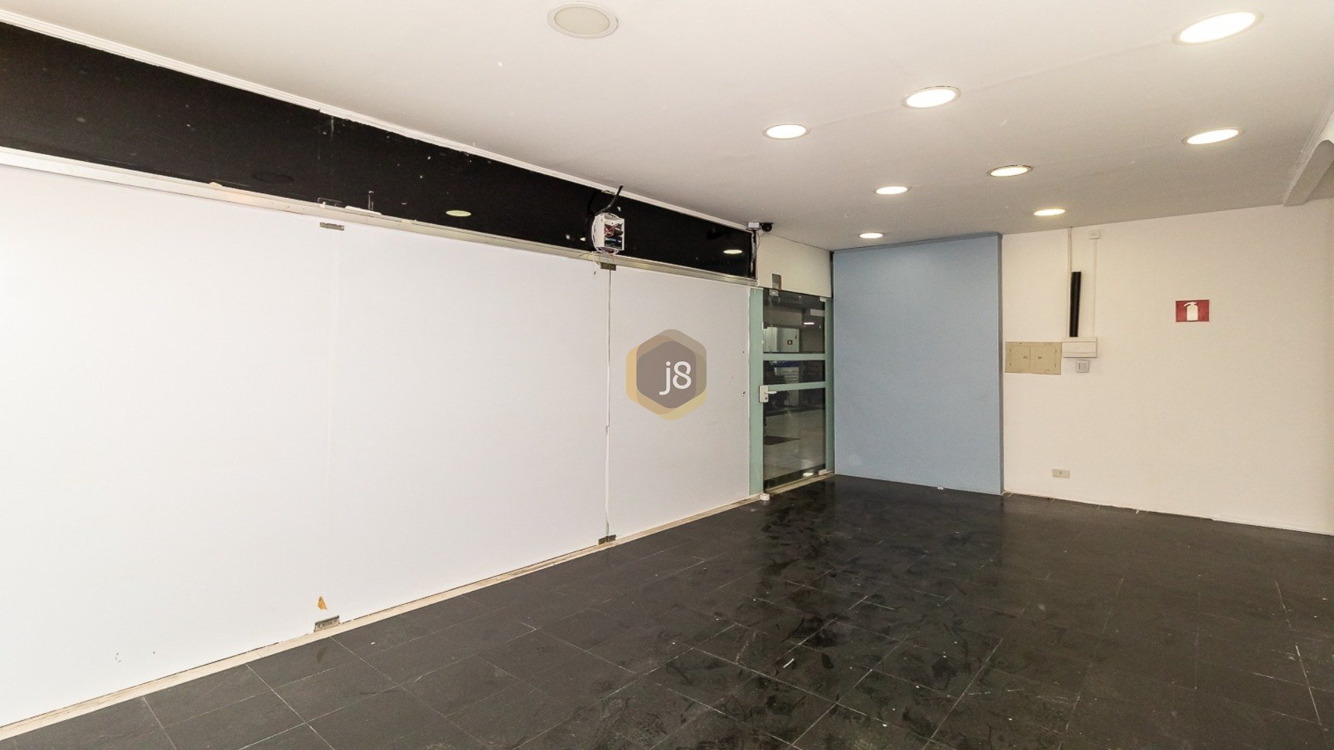 EXCELENTE PONTO COMERCIAL NO CENTRO DE CURITIBA - J8
