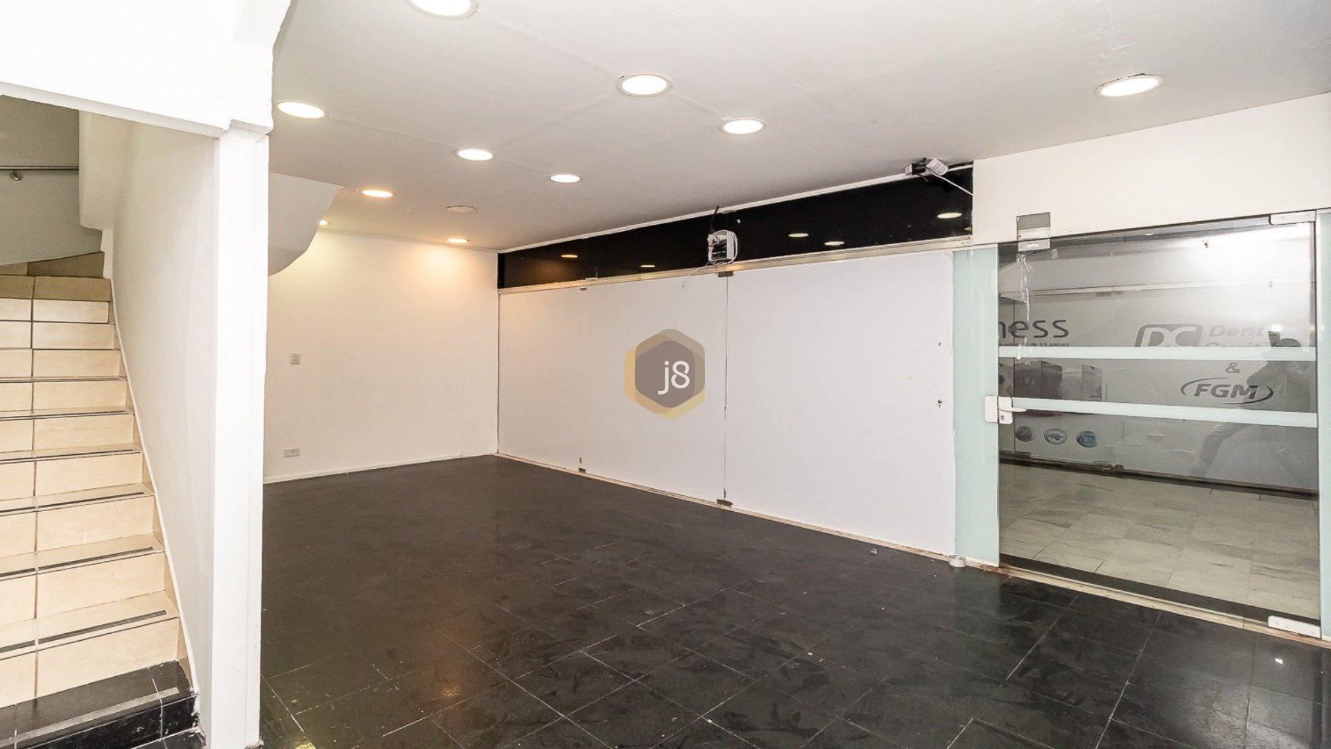 EXCELENTE PONTO COMERCIAL NO CENTRO DE CURITIBA - J8