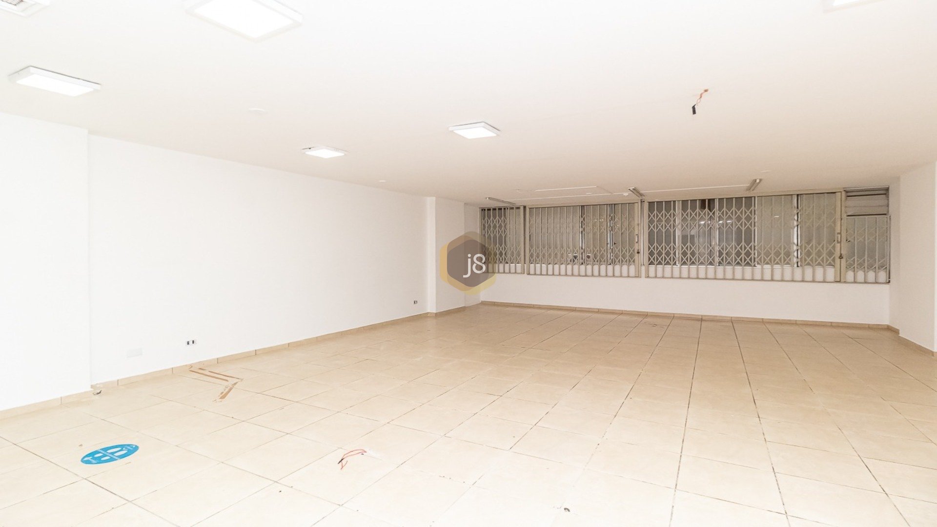 EXCELENTE PONTO COMERCIAL NO CENTRO DE CURITIBA - J8