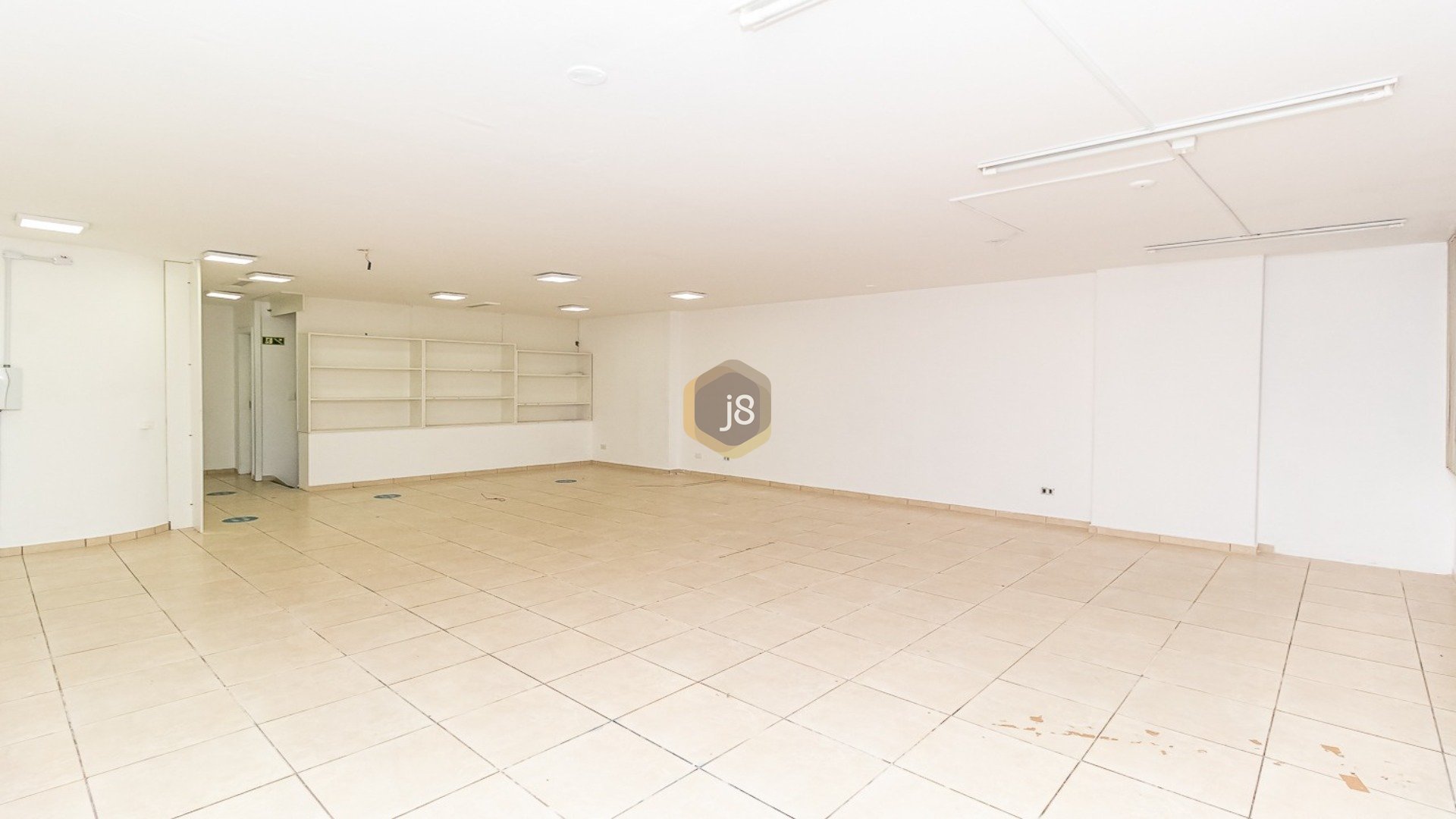 EXCELENTE PONTO COMERCIAL NO CENTRO DE CURITIBA - J8